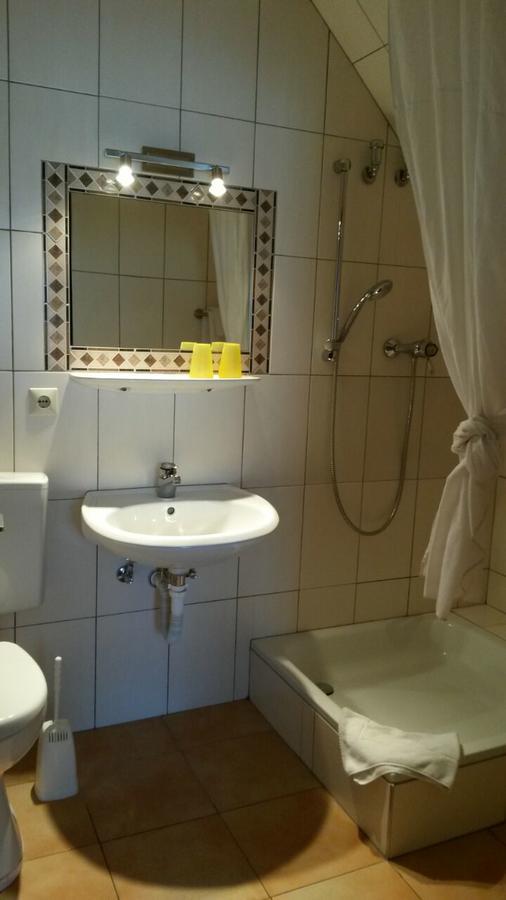 Hotel Gasthof Ratstube เคียร์ชไฮม์ อุนเทอร์ เท็ค ภายนอก รูปภาพ